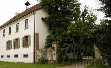 Das Haupttor beim Haupthaus des Ottenweier Hof.